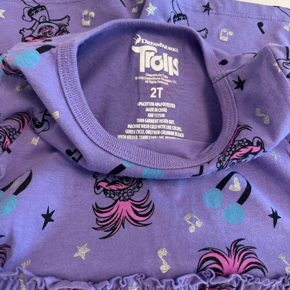 Dreamworks Poppy Trolls Purple Kids Dress with Musical Print Girls 2T - Picture 2 of 4